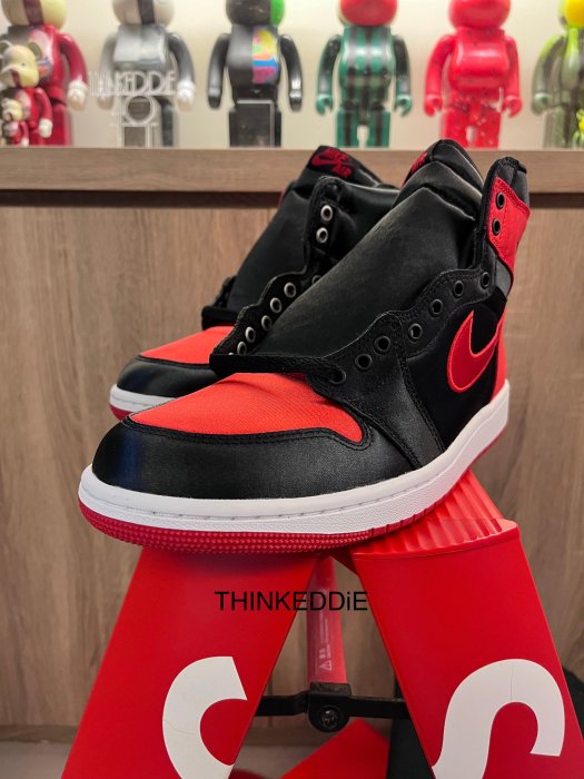 THINKEDDiE~全新正品現貨Nike Air Jordan 1 High Satin Bred FD4810