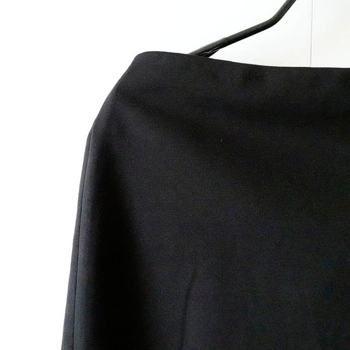 ╭＊一元起標～當 我 們 在 衣 起C-WIT＊╯全新專櫃MOMA純色知性裙40號