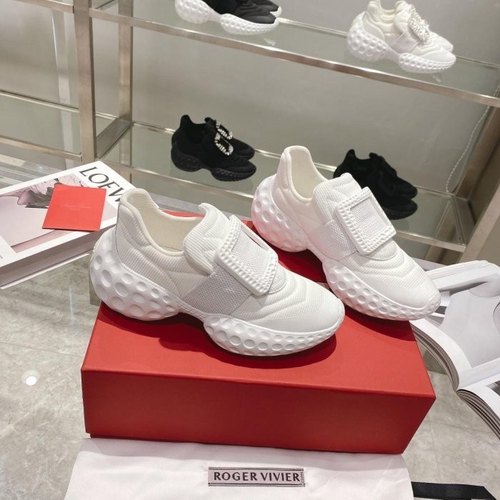 【Lydia代購】Roger Vivier 2023新款老爹鞋女厚底增高網面運動鞋百搭休閒鞋 35-40 白色