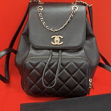 Chanel A93748 Backpack 荔枝紋後背包 黑金鍊 / 灰 現貨