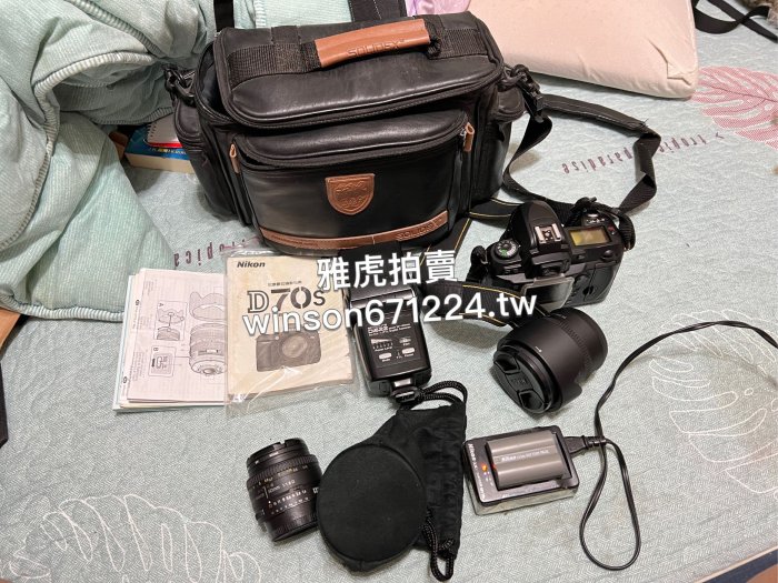 二手可正常使用 nikon d70S附1顆電池,充電器,相機背帶 相機包包 記憶卡