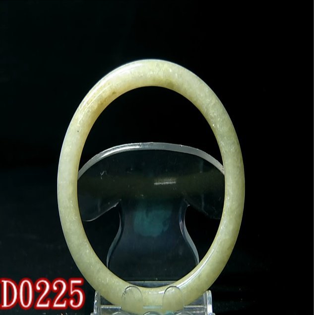 漁滿豐翡翠工藝品 D0225-緬甸翡翠細條美人鐲A貨59.37mm18.9圍(無證書附盒)微扣天然石紋價$199元!