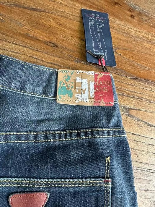 翡翠王.一元起標 .全新  ARMANI  JEANS 深藍色直筒牛仔褲.34.38腰.保真假貨包退.