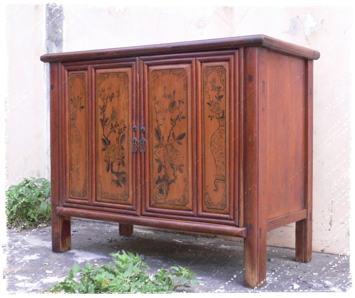 ^_^ 多 桑 台 灣 老 物 私 藏 ----- 墨畫原漆的台灣老檜木櫃