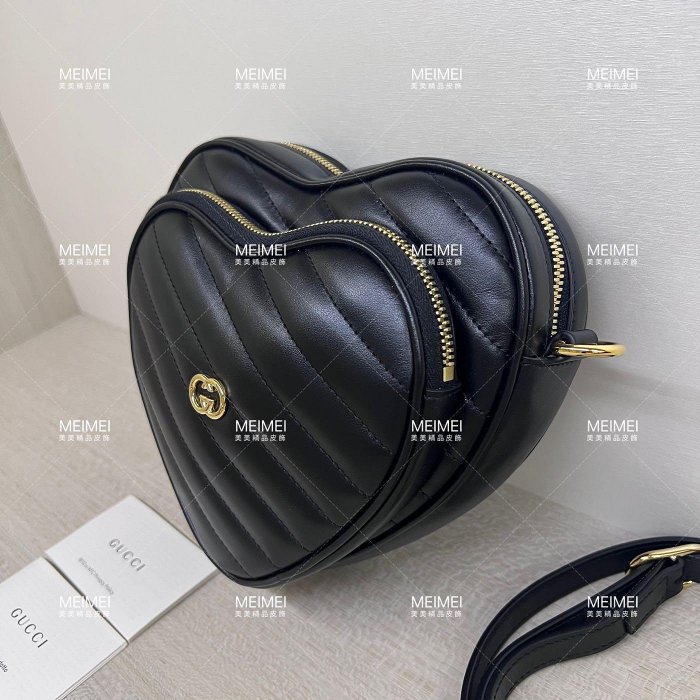 Interlocking G mini heart shoulder bag