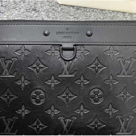 Shop Louis Vuitton Discovery Discovery pochette (M62903) by 環-WA