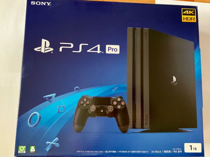 PS4 Pro 1TB主機 台灣公司貨 (黑色) 加贈漫威蜘蛛人 中英文版  不含直立架 免運  現貨供應中 可馬上出貨 歡迎高雄市面交