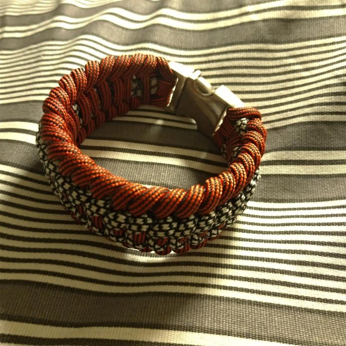 橘紅黑白棕 金屬扣 野外求生傘繩手環 寬大款 paracord survival bracelet mental buckle