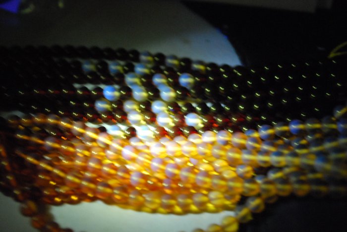 【無非玉石館】有螢光反應．保真天然波羅的海．彩虹珠4.5咪項鍊.長36公分.長度可調整.