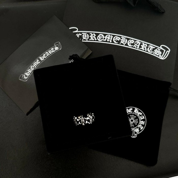 新版本 Chrome Hearts 克羅心復古童軍花戒指，正因為經典這款是克羅心必入款 精工品質 純手工打造 NO14340