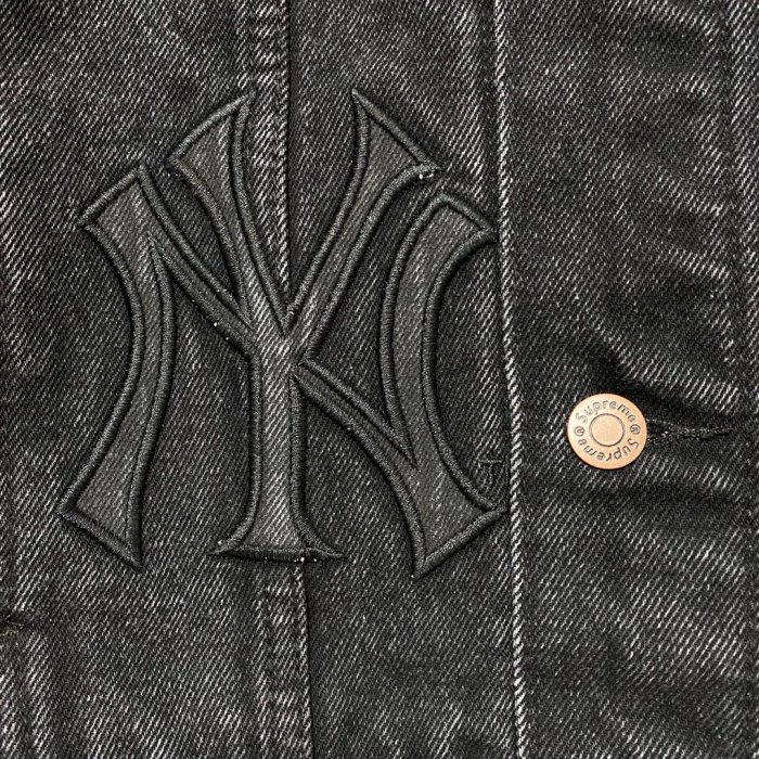 Supreme new york yankees denim trucker jacket