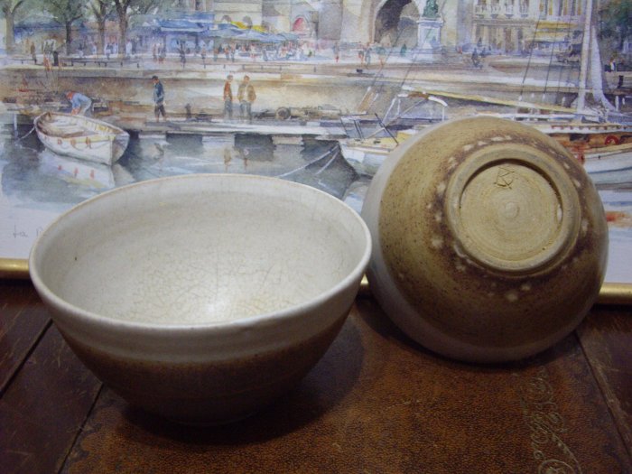 歐洲古物時尚雜貨 歐洲名瓷  手工 窯燒 咖啡色碗  一 組2件