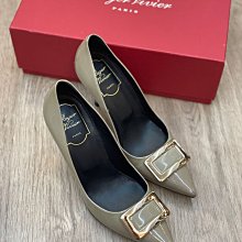 《當肯二手名品》ROGER VIVIER 大象灰 淡金釦 方型 方框 高跟鞋 RV 鞋 ㊣