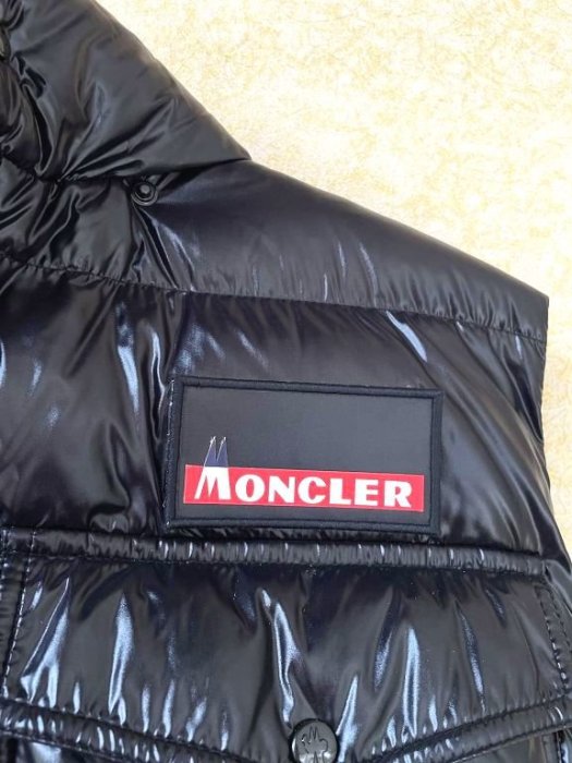 BLACK近全新MONCLER x FRAGMENT台灣唯一FF羽毛馬賽克閃電連帽可拆羽絨背心