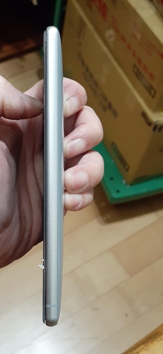 經典旗艦 SONY Xperia XZ2 (H8296) 64G 1900萬畫素 S845 5.7吋 只有測試可開機有聲音 狀況: 無畫面 其餘不知