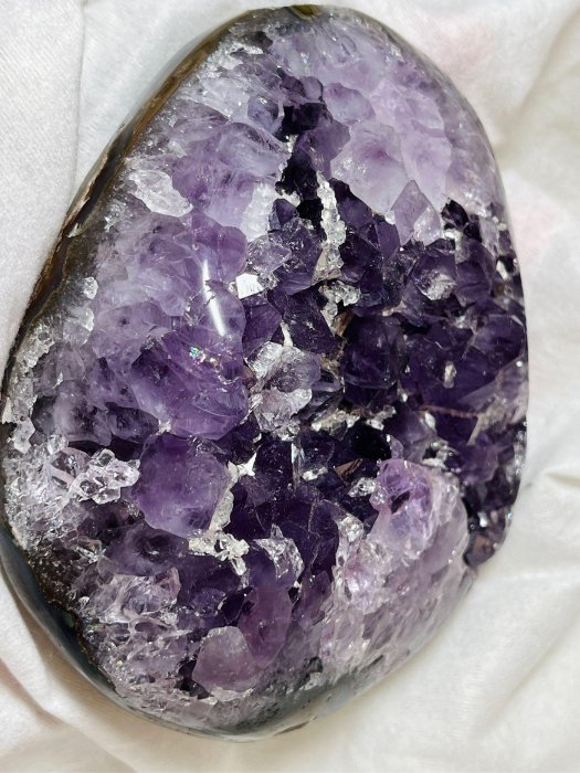 晶鎮 水晶 紫水晶 巴西 紫水晶晶鎮 礦石 擺件 大蛋型 一朵大財花爆晶 彩虹光很美 消磁淨化水晶 (精品收藏)