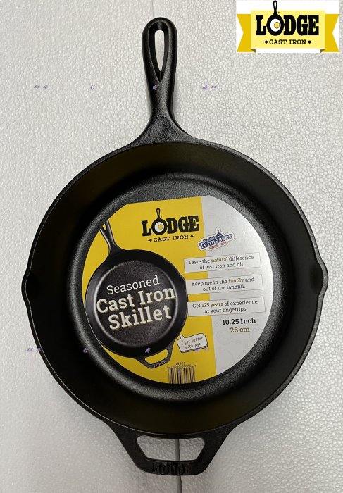 Lodge Pre-Seasoned 9-Inch Skillet & L6SC3 9 Inch Cast Iron Lid