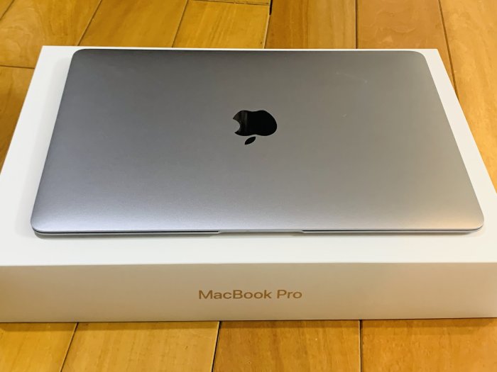 台中 2016年 MacBook Retina 12吋 m5 8G 512G 有傷 灰色 Apple 蘋果電腦