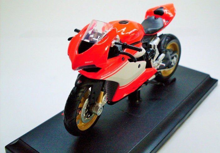 【杜卡迪摩托車模型】Ducati 1199 Superleggera 2014 重機模型 Maisto 1/18精品車模