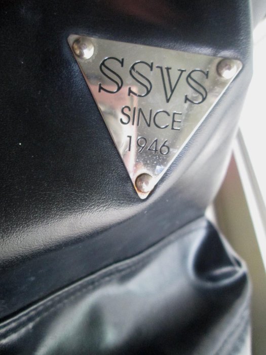 雙肩後背包(無瑕疵)~台製SSVS品牌,防水仿皮,6個明暗袋,長45X寬32X高13公分