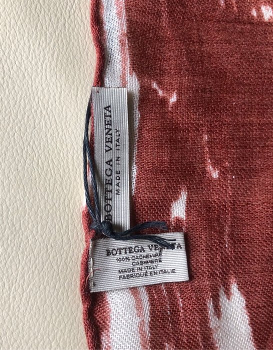 [熊熊之家3]保證全新正品 Bottega Veneta BV 棗紅 100%Cashmere  圍巾 披肩