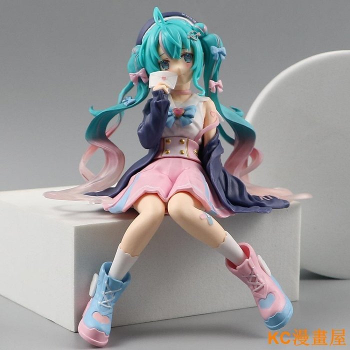 Hatsune Miku Figure Doll 可愛粉色坐姿初音未來PVC公仔模型擺件收藏車用擺件