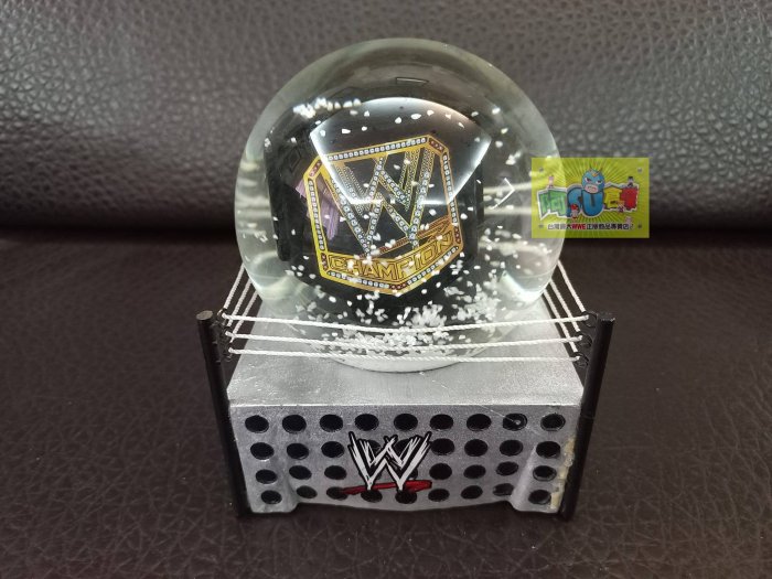 ☆阿Su倉庫☆WWE摔角 Championship Snow Globe 冠軍腰帶造型 聖誕節 雪景水晶球 限量熱賣中