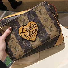 LV M45965 Nigo 聯名款 Trio Messenger 斜背包