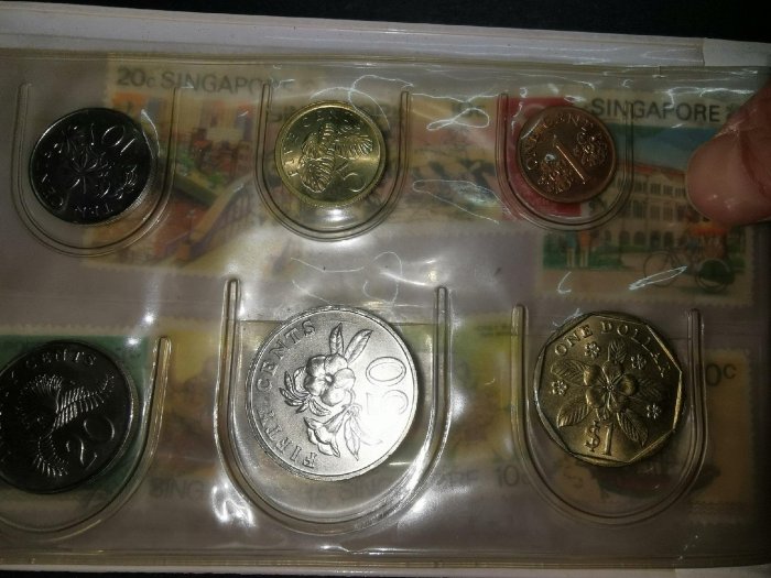 新加坡馬來西亞聯合郵幣冊，硬幣 12 枚，郵票 15 枚，7-【店長收藏】2936