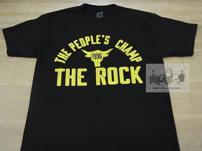 ☆阿Su倉庫☆WWE The Rock Bringing It For 20 Years T-Shirt 巨石強森 特價