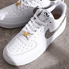 球鞋補習班W NIKE AIR FORCE 1 LX 白棕色金釦皮格紋女皮革復古休閒鞋