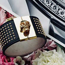 Alexander McQueen Skull Bracelet 骷髏頭卯釘皮手環 黑 現貨