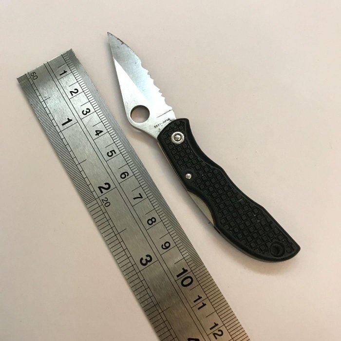 Spyderco 齒刃折刀 隨身萬用刀具