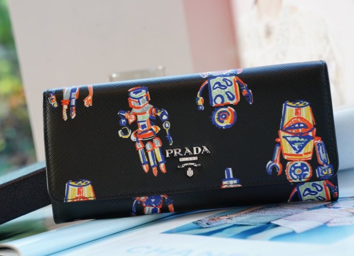 Prada 1MH1322 wallet 機器人前扣長夾 附卡片夾 黑 現貨