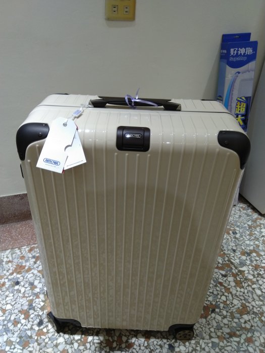 志玲姐姐也愛拿牛奶白 停產RIMOWA Limbo 中型 送禮自用兩相宜 台灣公司貨