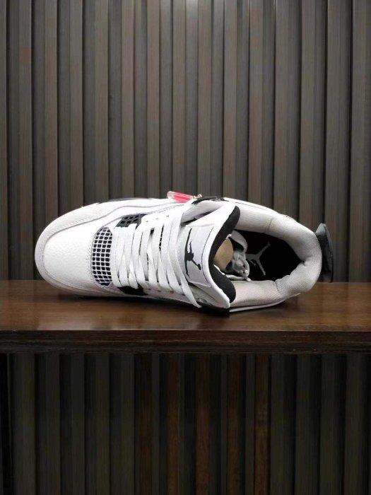 喬丹/Air  Jordan  Air  4  retro   miⅠitery  black  復古籃球鞋  男女同款   白色