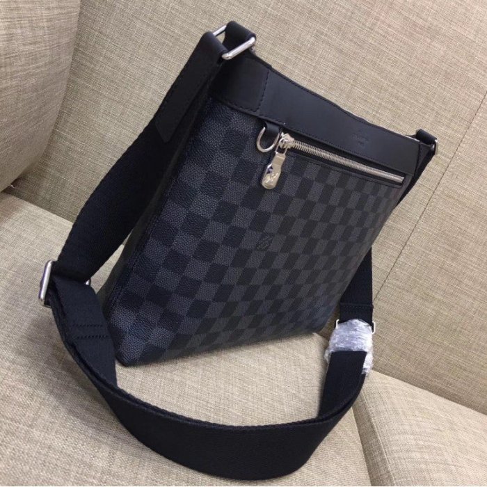 二手99新 LOUIS VUITTON MICK PM N40003 lv 黑灰棋盤格紋斜背信差包/郵差包 有現貨