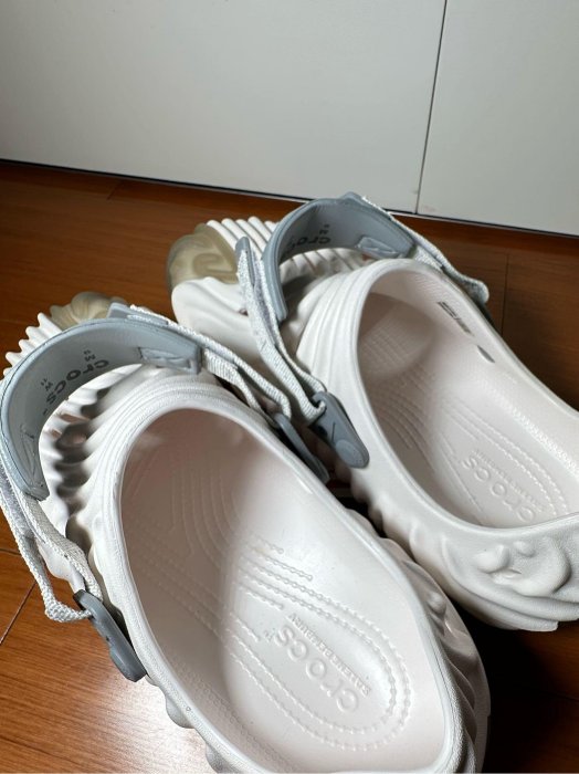 全新 現貨 白色 Spackle Crocs Salehe Bembury Pollex Clog 卡駱馳 指紋鞋 洞洞鞋 男 女 中性 Unisex 沙灘鞋