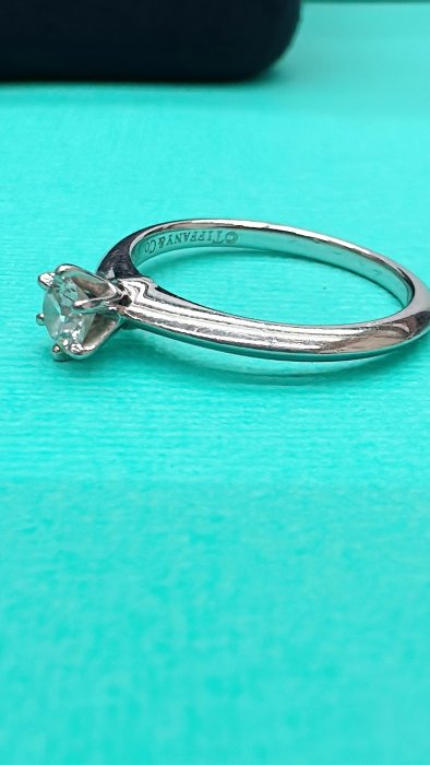 【全聯流當品】Tiffany&Co. 蒂芬妮 鑽石戒指  六爪PT950鉑金 0.30ct  女戒 求婚鑽戒