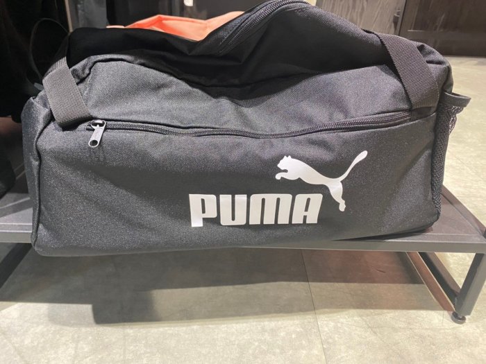 【豬豬老闆】PUMA Phase 手提包 肩背包 旅行袋 健身袋 男女款 黑07803301 粉07803354