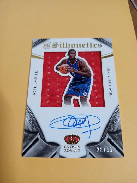 Joel Embiid 2014-15 Crown Royale Silhouettes 新人限量99張 卡面簽名大球衣卡 RC AUTO Big Jersey