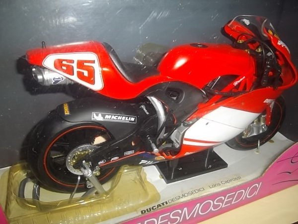 {絕版倉庫}1:6 超大尺寸 DUCATI DESMOSEDICI 65號 超稀有 !!!!!!!!!