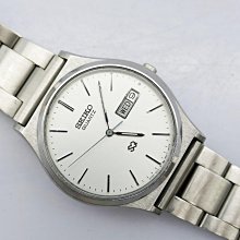 (小蔡二手挖寶網) 日本製 SEIKO 精工 SQ系列 日星期顯示 石英錶 有行走 品優 商品如圖 1元起標 無底價