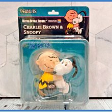 =海神坊=日本原裝空運不拆封 UDF 431 史努比 查理布朗 擁抱 跪姿 SNOOPY 公仔 景品 模型 經典收藏品