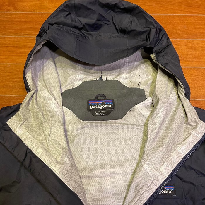 Patagonia Torrentshell 3L 男女深藍運動登山戶外風衣外套衝鋒衣機能外套 防風防水 百搭基本款 S