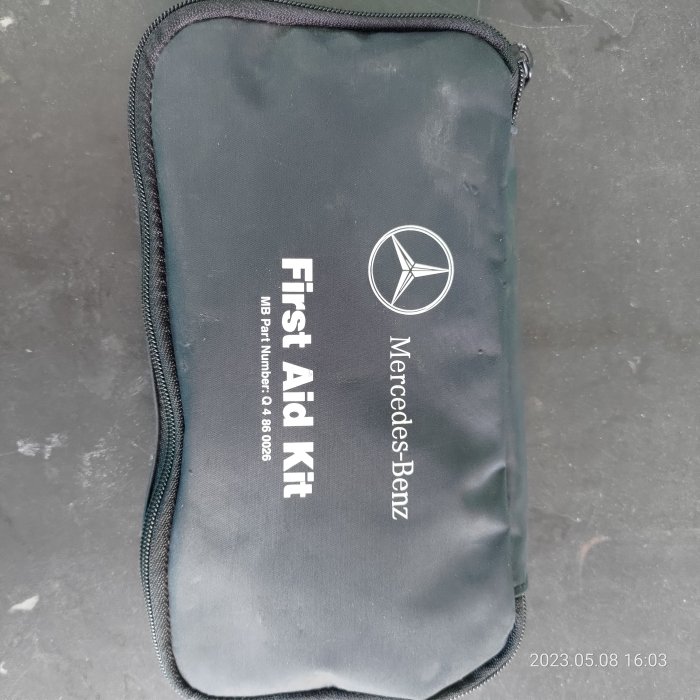 賓士Mercedes Benz原廠隨車附贈急救包料號Q4860026 First Aid Kit