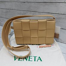 《真愛名牌精品》Bottega Veneta (BV) 578004 Cassette 杏色 羊皮 吸扣翻蓋/斜揹包 *9成新*63594