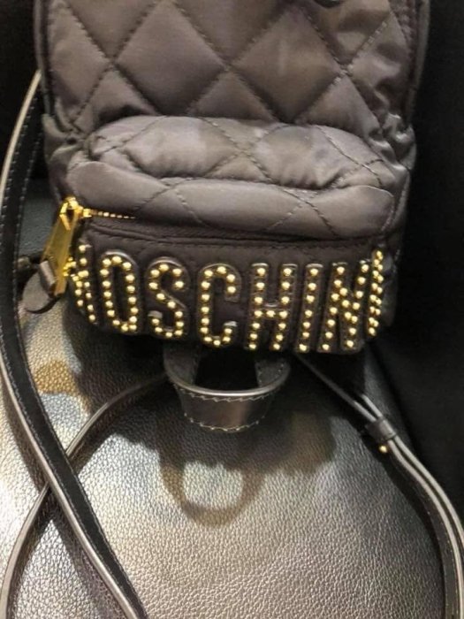 Moschino 經典菱格紋 龐克感金珠款 LOGO MiNi 迷你款後背包