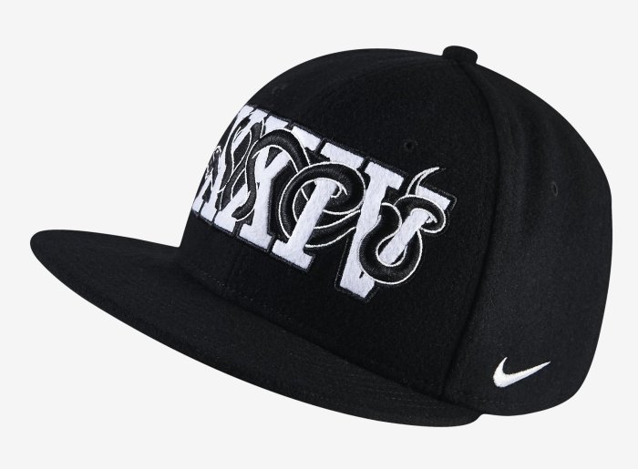 =CodE= NIKE KOBE PAIN TRUE QS SNAPBACK 電繡毛料棒球帽(黑白)729429-010