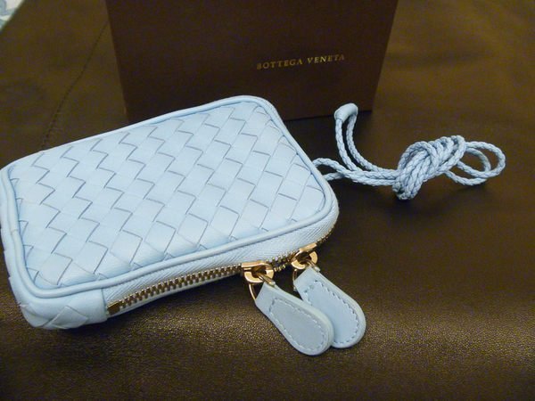 [ Shingo Shop ] Bottega Veneta 相機包  Iphone 手機包 粉嫩天空藍